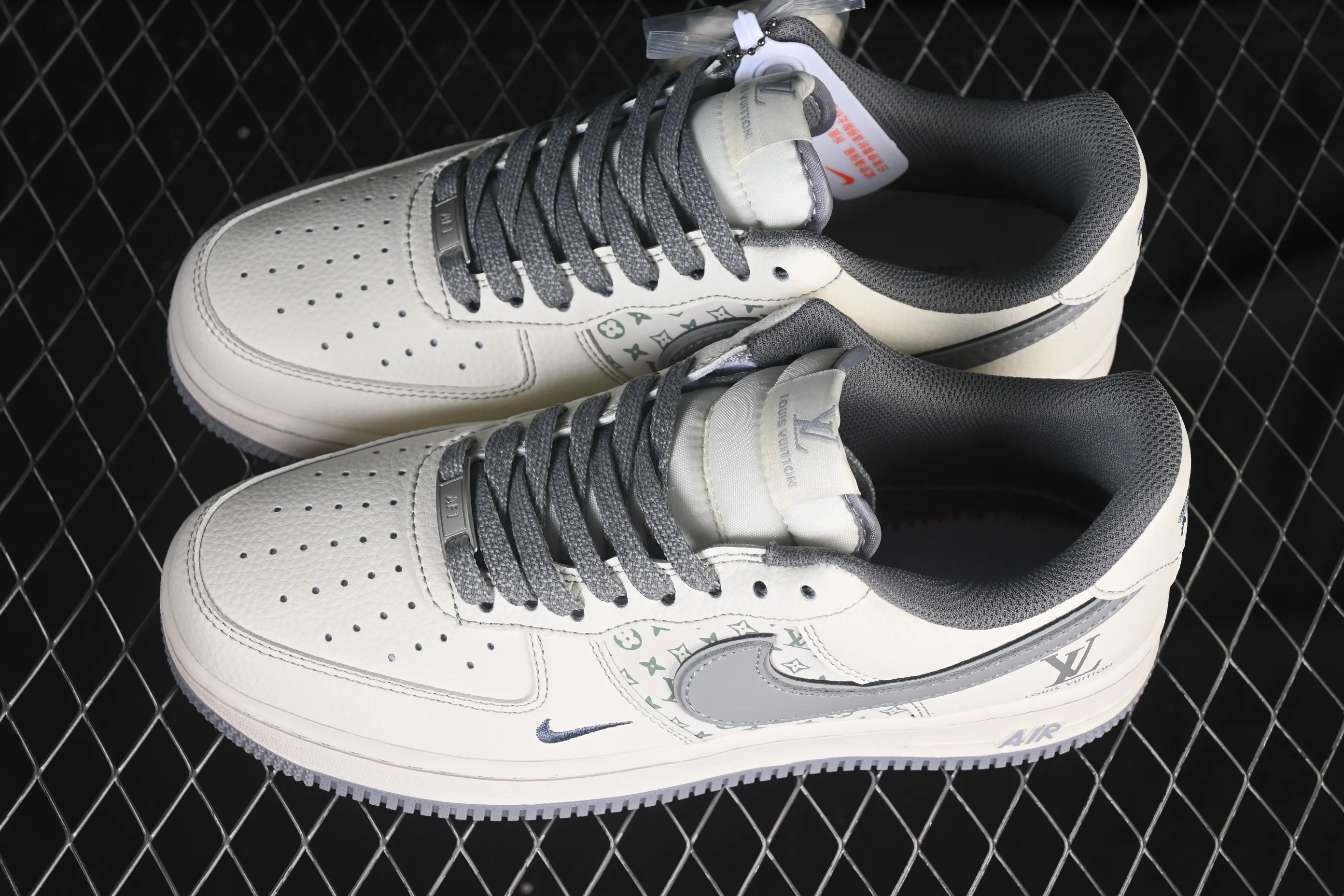 All categories Nk Air Force 1 Air Force series Nk Air Force 1 Low Air Force low-top Nike Air Force 1'07 Low LV co-branded printed beige gray Air Force 1 low-top casual sneakers HH7518-079